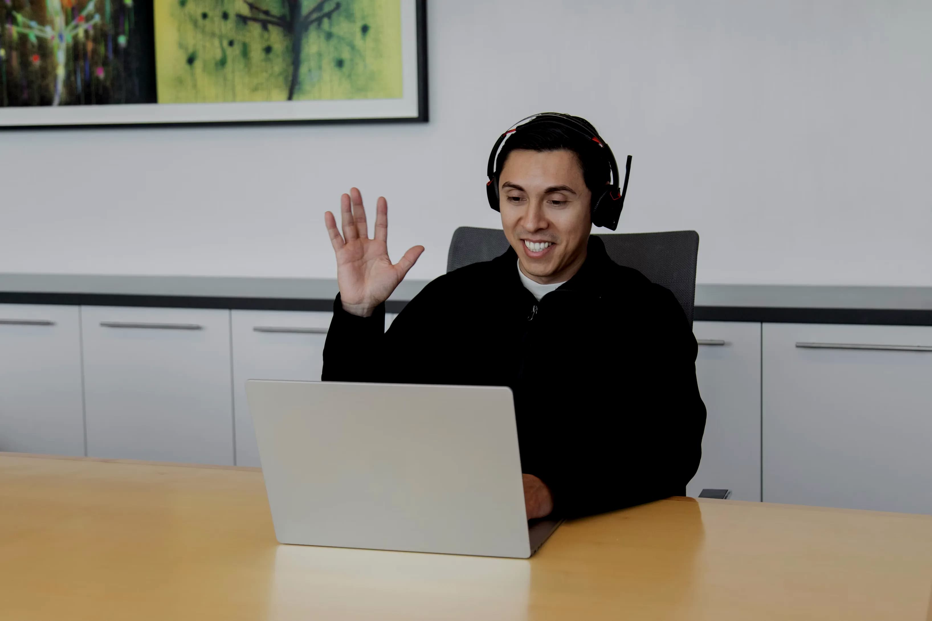 Asesora de PTM lista para atenderte